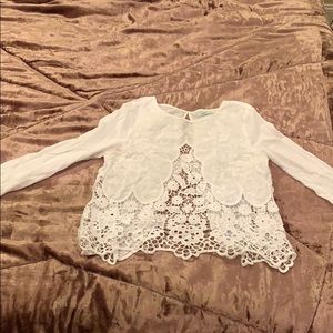 Which lace linen top